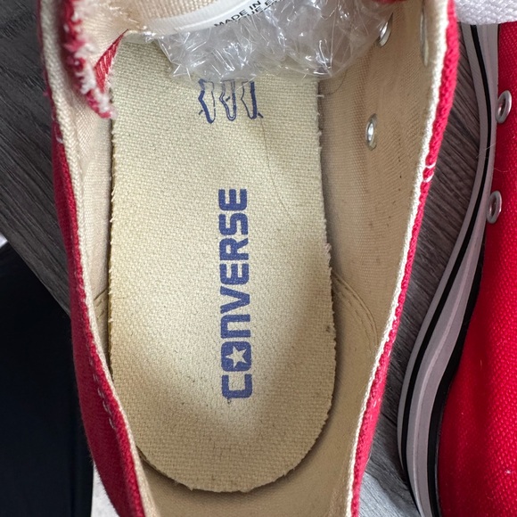 Converse Chuck Taylor All Star Low Top Red Sneakers Shoes Mens 7 Womens 9 - Picture 11 of 13